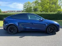 Used Tesla Model Y Long Range AWD 378 kW (514 HP) 2022 Blue SUV