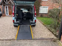 Usado Renault Kangoo Expression 105 HP (77 kW) 2011 Azul Monovolume