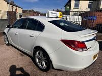 Used Vauxhall Insignia SRi 140 HP (102 kW) 2011 White Hatchback