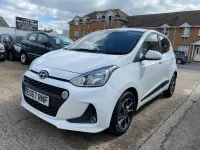Used Hyundai i10 Premium 67 HP (49 kW) 2017 White Hatchback