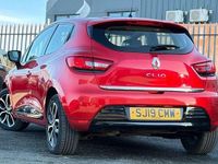 Used Renault Clio IV Play 90 HP (66 kW) 2019 Red Hatchback