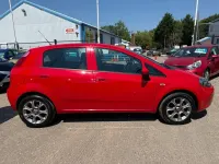 Used Fiat Punto Easy Plus 77 HP (56 kW) 2017 Red Hatchback