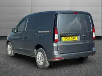 Usado VW Caddy 101 HP (74 kW) 2025 Cinzento Monovolume