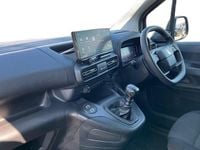 Used Vauxhall Combo S 102 HP (75 kW) 2024 White MPV