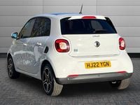 Used Smart ForFour Electric Drive Premium 60 kW (82 HP) 2022 White Hatchback