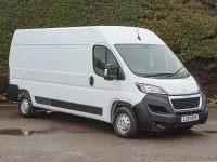 Gebraucht Peugeot Boxer Premium 140 PS (102 kW) 2023 Weiß Van