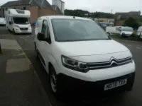Used Citroën Berlingo Start 75 HP (55 kW) 2021 White MPV