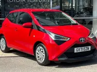 Used Toyota Aygo X-play 72 HP (52 kW) 2021 Red Hatchback