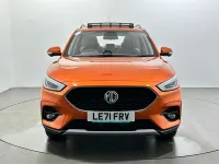 Używany MG ZS Exclusive 111 KM (81 kW) 2022 Pomarańczowy SUV