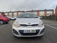 Used Kia Rio 107 HP (78 kW) 2012 Silver Hatchback