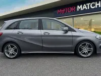 Usado Mercedes B200 AMG line 2016 Cinzento Monovolume