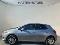 Usado Toyota Auris 124 HP (91 kW) 2008 Prateado Citadino