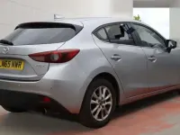 Usado Mazda 3 165 HP (121 kW) 2015 Prateado Citadino
