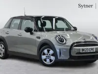 Usado Mini Cooper Classic 134 CV (98 kW) 2023 Plateado Utilitario