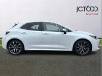 Used Toyota Corolla 120 HP (88 kW) 2022 White Hatchback