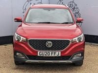 Usado MG ZS Exclusive 111 HP (81 kW) 2020 Vermelho Sedan