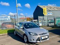 Used Ford Focus Zetec 115 HP (84 kW) 2012 Silver Hatchback