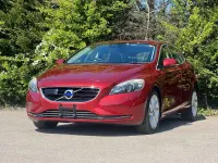 Begagnad Volvo V40 2015 Röd Kombi