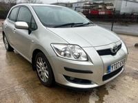 Used Toyota Auris 124 HP (91 kW) 2007 Silver Hatchback