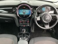 Begagnad Mini Cooper Classic 134 HK (98 kW) 2023 Silver Halvkombi