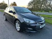 Used Vauxhall Astra Design Edition 2014 Black Estate
