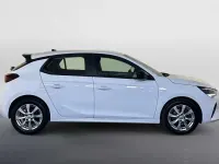 Used Vauxhall Corsa Design Edition 101 HP (74 kW) 2023 White Hatchback