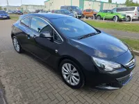 Second-hand Vauxhall Astra GTC SRi 140 CP (102 kW) 2015 Negru Coupe