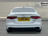 Used Jaguar XE 180 HP (132 kW) 2019 White Sedan
