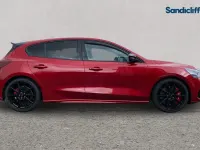 Used Ford Focus ST 280 HP (205 kW) 2024 Red Hatchback