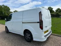 Used Ford Transit Custom Limited 130 HP (95 kW) 2017 White Van
