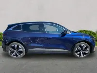 Gebraucht Renault Megane E-Tech Iconic 161 kW (220 PS) 2024 Blau Kleinwagen