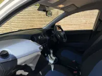 Used Hyundai i10 Premium 87 HP (63 kW) 2015 White Hatchback