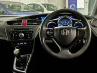 Used Honda Civic SE 100 HP (73 kW) 2012 Yellow Hatchback