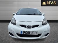 Begagnad Toyota Aygo 68 HK (50 kW) 2011 Vit Halvkombi