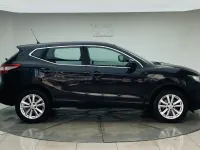 Używany Nissan Qashqai Acenta 115 KM (84 kW) 2017 Czarny SUV
