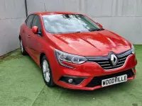 Used Renault Mégane Dynamique 2017 Red Hatchback