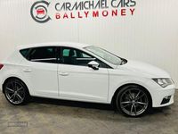 Used Seat Leon SE Dynamic 115 HP (84 kW) 2019 White Hatchback