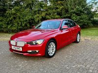 Begagnad BMW 320 Executive 184 HK (135 kW) 2012 Röd Sedan