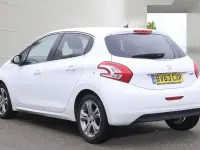 Used Peugeot 208 Allure 82 HP (60 kW) 2013 White Hatchback