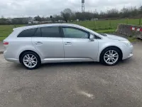Gebraucht Toyota Avensis 147 PS (108 kW) 2010 Silber Kombi