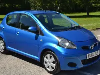 Used Toyota Aygo 68 HP (50 kW) 2010 Blue Hatchback