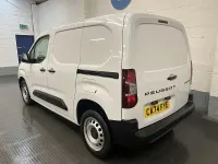 Begagnad Peugeot Partner 131 HK (96 kW) 2024 Vit Minibuss