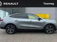 Begagnad Renault Arkana Engineered 140 HK (102 kW) 2023 Grå SUV