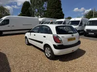 Used Kia Rio 2009 White Hatchback