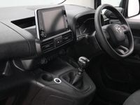 Used Toyota Proace Active 100 HP (73 kW) 2022 White MPV