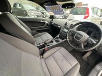 Begagnad Audi A3 Cabriolet 105 HK (77 kW) 2010 Vit Cab