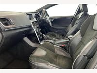 Usado Volvo V40 R-Design 122 HP (89 kW) 2018 Cinzento Citadino