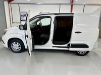 Used Vauxhall Combo Sportive 100 HP (73 kW) 2022 White MPV