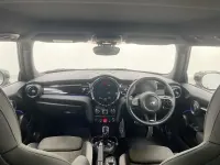 Usado Mini Cooper Hatch 2021 Gris Utilitario