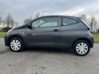 Begagnad Toyota Aygo 69 HK (50 kW) 2015 Grå Halvkombi